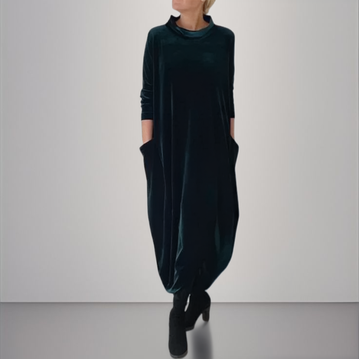 Éloura | Velvet Elegant Maxi Dress